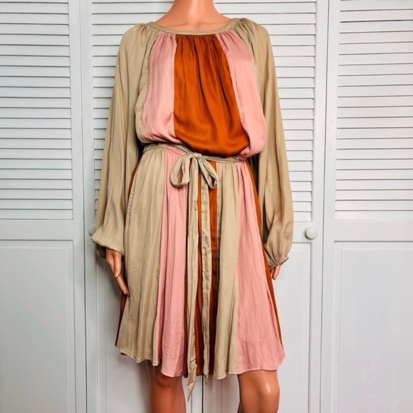 Olive & Leaf Dresses & Skirts - Never worn Olive & Leaf soft satin color block dress L